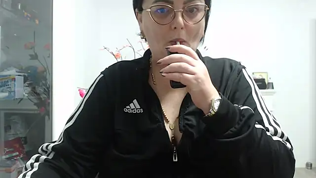 Amandamuller1982 online show from November 23, 2025, 11:59 pm