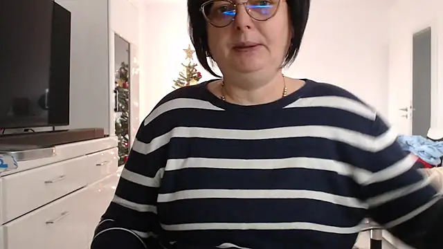 Amandamuller1982 online show from December 14, 2025, 8:53 am