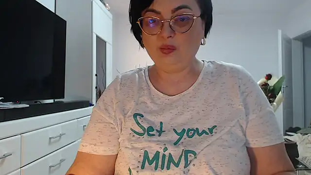 Amandamuller1982 online show from March 6, 2026, 5:02 am