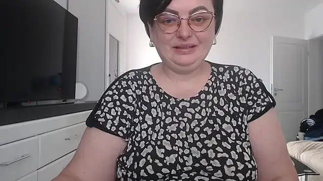 Amandamuller1982 online show from April 14, 2026, 6:07 am