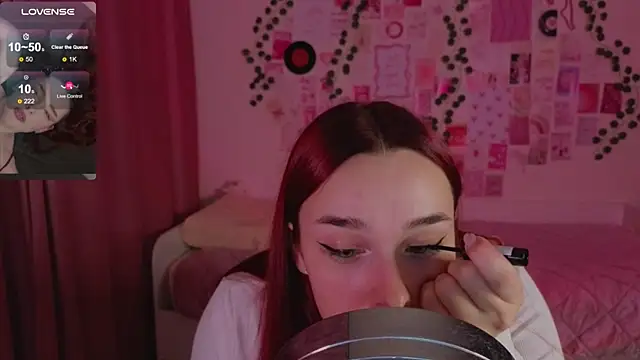 CookyDaisy online show from November 11, 2025, 7:52 pm