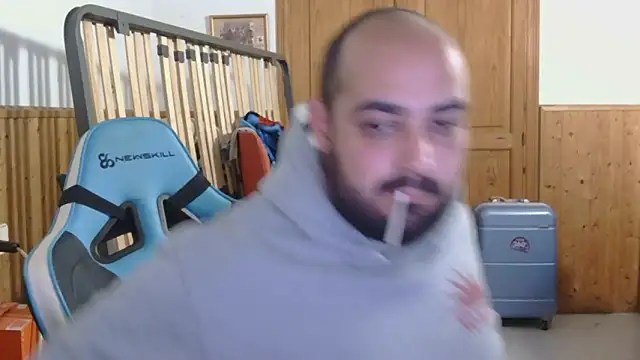 Snapshot of chicomallorca96 chatting on February 16, 2026, 4:49 pm chicomallorca96 online show from February 16, 2026, 4:49 pm