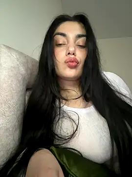 Sweet Khalifa  online show from October 9, 2025, 1:11 pm