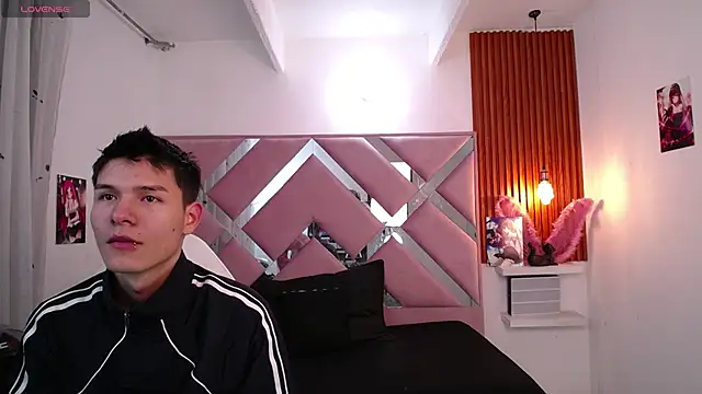 Snapshot of Zafiro_Chizuy chatting on December 12, 2024, 3:21 am Zafiro Chizuy online show from December 12, 2024, 3:21 am