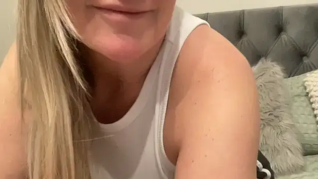 samemilymilf online show from December 1, 2025, 1:01 pm