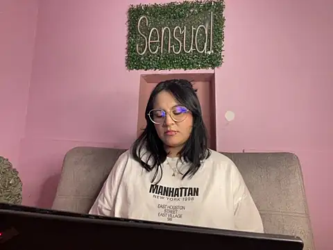 PoliBenett  online show from February 11, 2025, 5:29 pm