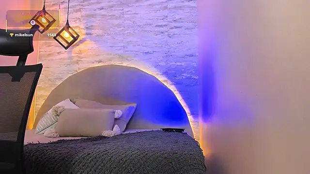 Aron Bolt online show from March 29, 2026, 5:03 pm