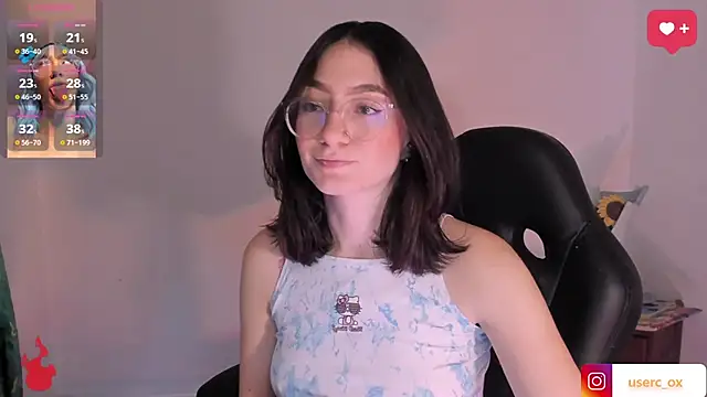 Snapshot of haanna_thompsoon chatting on March 3, 2025, 8:43 pm haanna thompsoon online show from March 3, 2025, 8:43 pm