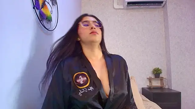 Snapshot of Amy_wats0n chatting on November 19, 2025, 7:03 pm Amy wats0n online show from November 19, 2025, 7:03 pm