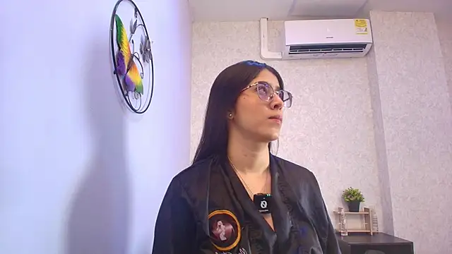 Snapshot of Amy_wats0n chatting on December 19, 2025, 7:05 pm Amy wats0n online show from December 19, 2025, 7:05 pm