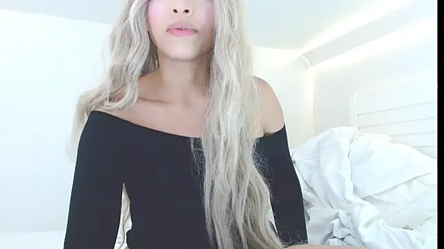 liadivina online show from November 19, 2025, 12:54 am