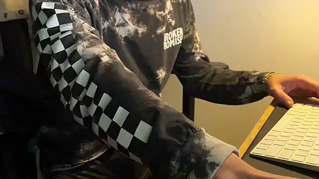 Snapshot of Dylansd chatting on January 10, 2025, 9:44 am Dylansd online show from January 10, 2025, 9:44 am