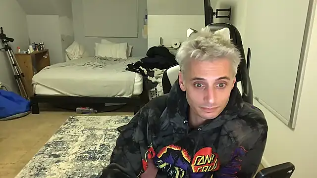 Snapshot of Dylansd chatting on December 29, 2024, 5:42 am Dylansd online show from December 29, 2024, 5:42 am