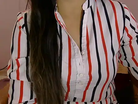 Snapshot of diva-22 chatting on January 8, 2025, 12:26 pm diva-22 online show from January 8, 2025, 12:26 pm