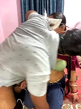 mickey love online show from November 24, 2025, 4:56 am