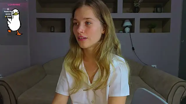 Snapshot of LinaCristonsen chatting on October 26, 2025, 3:34 pm LinaCristonsen online show from October 26, 2025, 3:34 pm