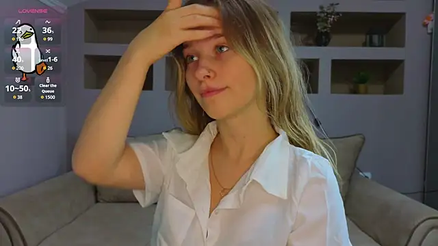 Snapshot of LinaCristonsen chatting on October 30, 2025, 4:15 pm LinaCristonsen online show from October 30, 2025, 4:15 pm