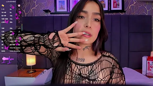 elodie walker online show from October 25, 2025, 10:21 pm