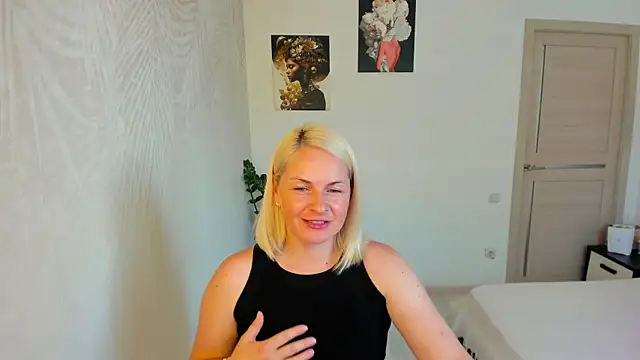 Snapshot of Alicee_Gracee chatting on July 20, 2026, 8:43 am Alicee Gracee online show from July 20, 2026, 8:43 am