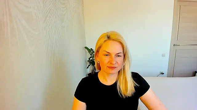 Alicee Gracee online show from March 23, 2026, 8:03 am