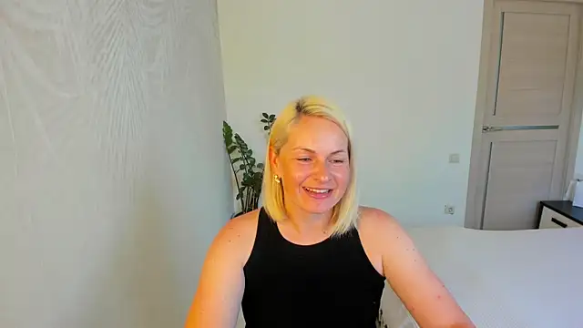 Snapshot of Alicee_Gracee chatting on June 24, 2026, 9:08 am Alicee Gracee online show from June 24, 2026, 9:08 am