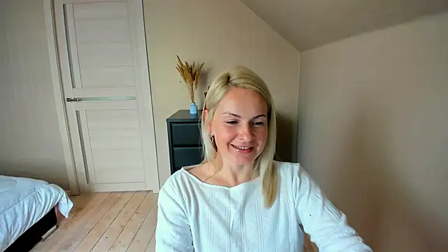 Snapshot of Alicee_Gracee chatting on October 16, 2025, 7:27 am Alicee Gracee online show from October 16, 2025, 7:27 am