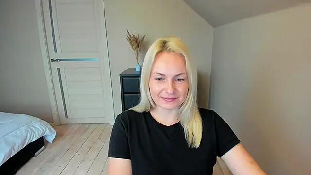 Snapshot of Alicee_Gracee chatting on October 20, 2025, 8:48 am Alicee Gracee online show from October 20, 2025, 8:48 am