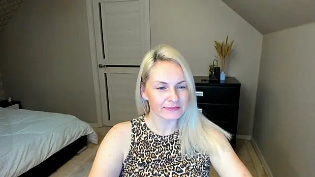 Alicee Gracee online show from November 7, 2025, 7:07 pm