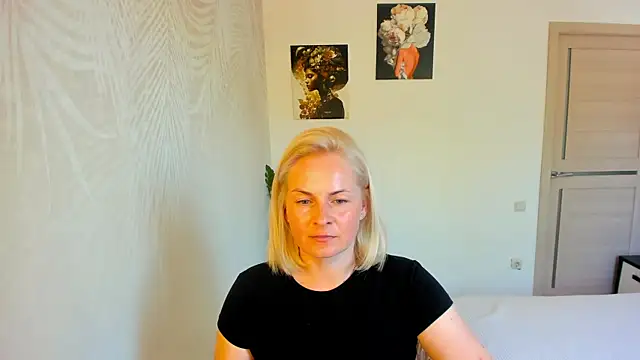 Snapshot of Alicee_Gracee chatting on July 3, 2026, 8:21 am Alicee Gracee online show from July 3, 2026, 8:21 am
