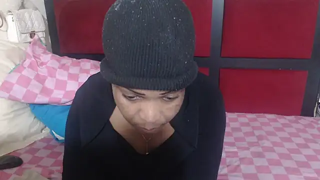 MaximTease24 online show from April 6, 2026, 5:41 am