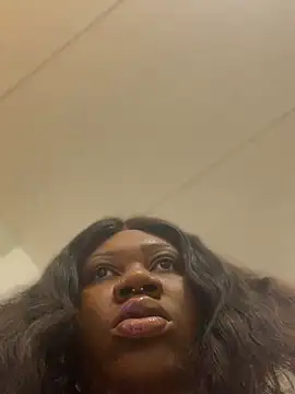 Snapshot of bonbonaumiel chatting on January 1, 2025, 11:29 pm bonbonaumiel online show from January 1, 2025, 11:29 pm