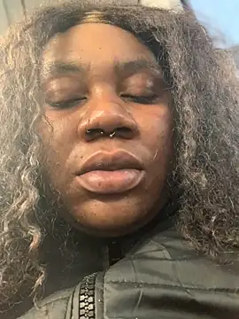 Snapshot of bonbonaumiel chatting on December 21, 2024, 7:13 am bonbonaumiel online show from December 21, 2024, 7:13 am