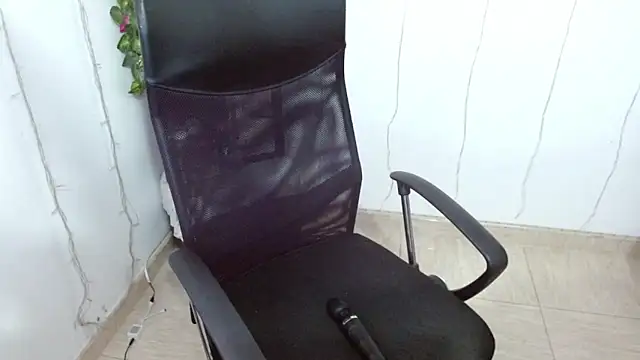 miss evoleth2 online show from April 12, 2026, 6:55 pm