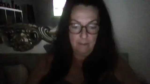 Snapshot of Tillieuk chatting on July 11, 2026, 11:27 pm Tillieuk online show from July 11, 2026, 11:27 pm