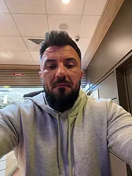 Snapshot of UrsuKing chatting on February 20, 2025, 8:25 pm UrsuKing online show from February 20, 2025, 8:25 pm