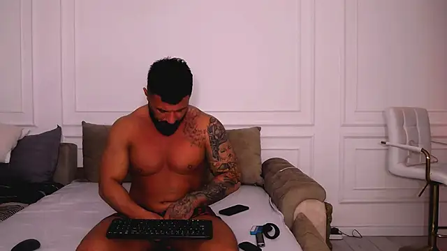 Snapshot of UrsuKing chatting on January 25, 2025, 9:35 pm UrsuKing online show from January 25, 2025, 9:35 pm