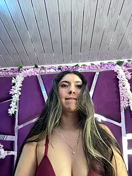 Lucy Anall  online show from June 17, 2026, 12:11 am