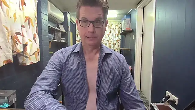 tilobinder online show from November 7, 2025, 1:15 pm