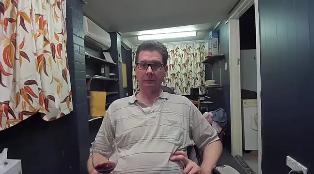 tilobinder online show from March 14, 2025, 1:02 pm