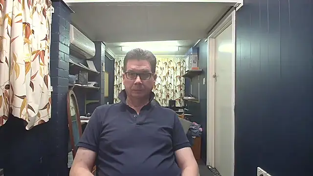 tilobinder online show from October 10, 2025, 1:56 pm