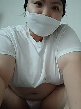hello098712 online show from June 20, 2026, 10:31 am