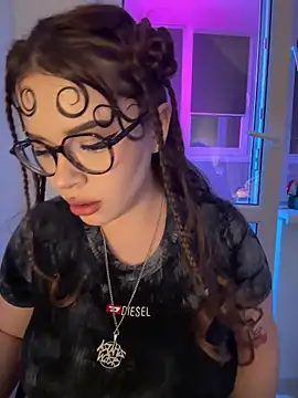 CutiePie3 online show from February 6, 2026, 9:22 pm