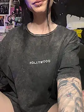 MissMidnightUK online show from May 14, 2026, 11:13 pm
