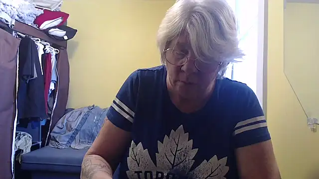 canadiancougar1965 online show from February 1, 2026, 5:11 pm