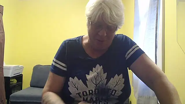 canadiancougar1965 online show from December 1, 2025, 1:45 pm