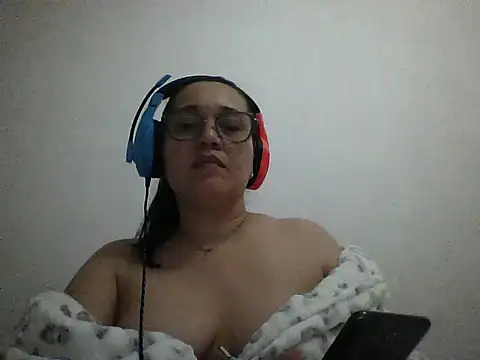 gaby0075 online show from December 4, 2024, 10:24 pm