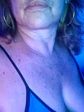 Kasandra Ho online show from April 6, 2026, 1:12 am