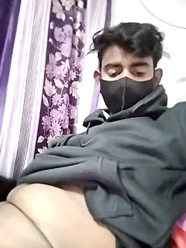 Snapshot of piyush_7inch chatting on December 18, 2024, 3:22 pm piyush 7inch online show from December 18, 2024, 3:22 pm