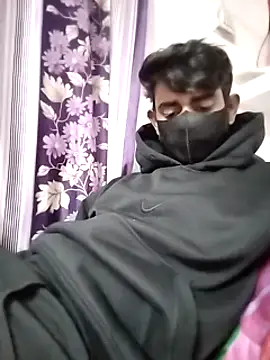 Snapshot of piyush_7inch chatting on December 25, 2024, 8:07 am piyush 7inch online show from December 25, 2024, 8:07 am