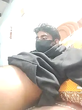 Snapshot of piyush_7inch chatting on February 20, 2025, 5:20 pm piyush 7inch online show from February 20, 2025, 5:20 pm